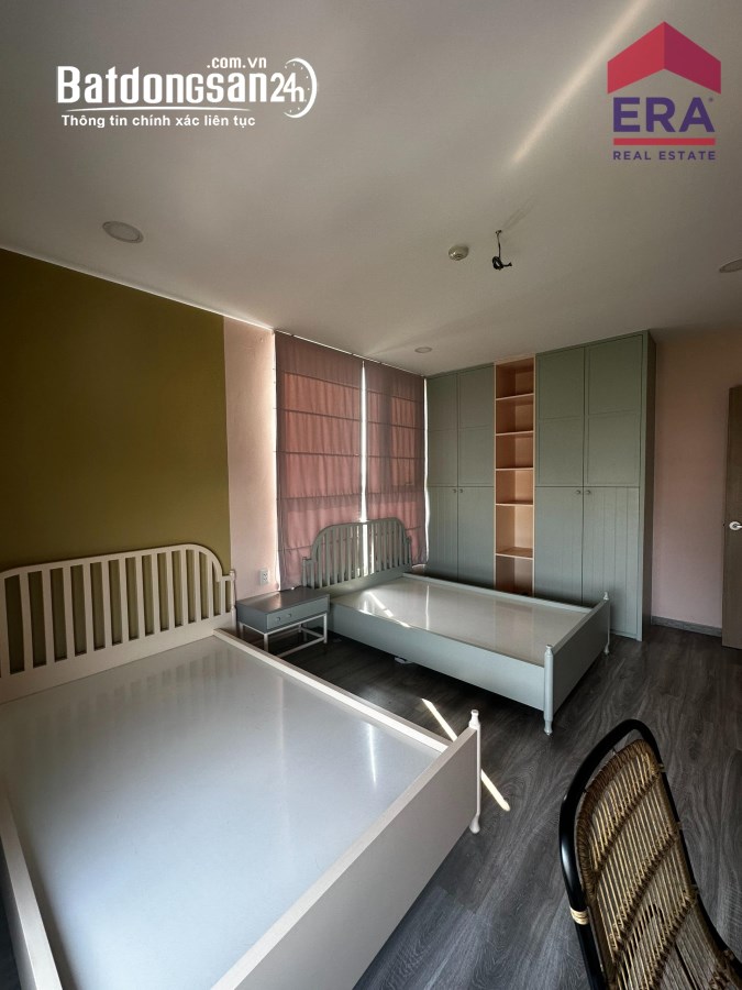 Bán căn hộ Riva Park, Đường Nguyễn Tất Thành, Quận 4, 111m2 shvv, mới 99%,1,5 tỷ 