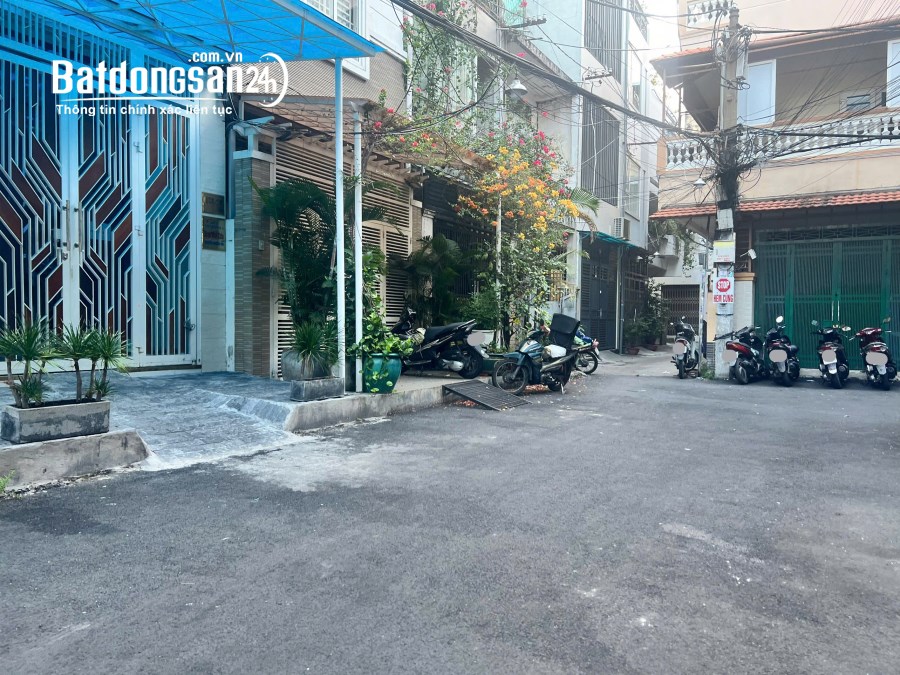 Nhà đẹp hẻm xe hơi 10M, Trung tâm Quận 3 , giá tốt vào ở ngay