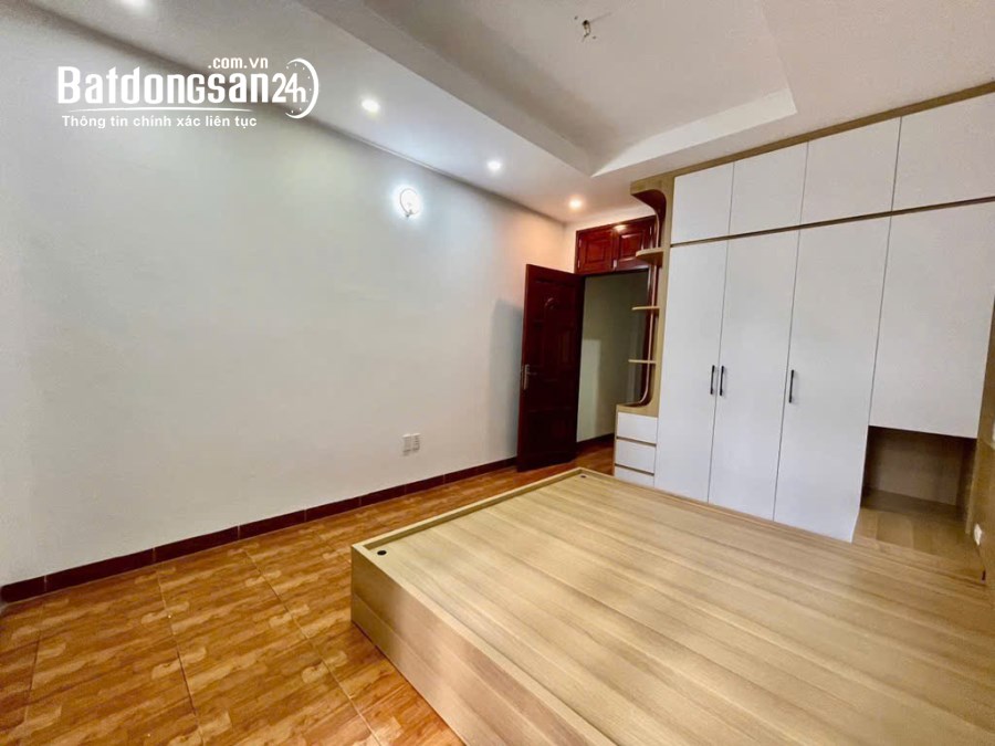 Nhà Trung Tâm Phố Cố Tô Hiệu Hà Đông Ngõ Nông Gần Ô tô Rộng 40m 4 tầng Giá chỉ hơn 8 