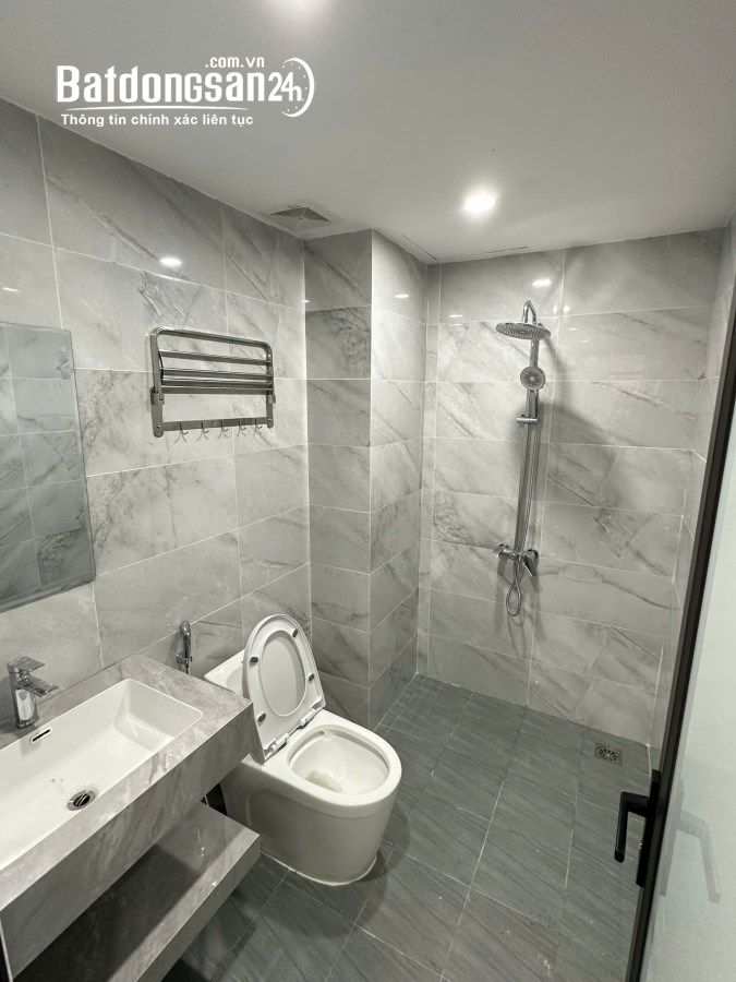 Thượng Thanh Bán Nhà Thanh Am - Long Biên  DT 40m2 x 5 Tầng x MT 4,3m  Nở Hậu