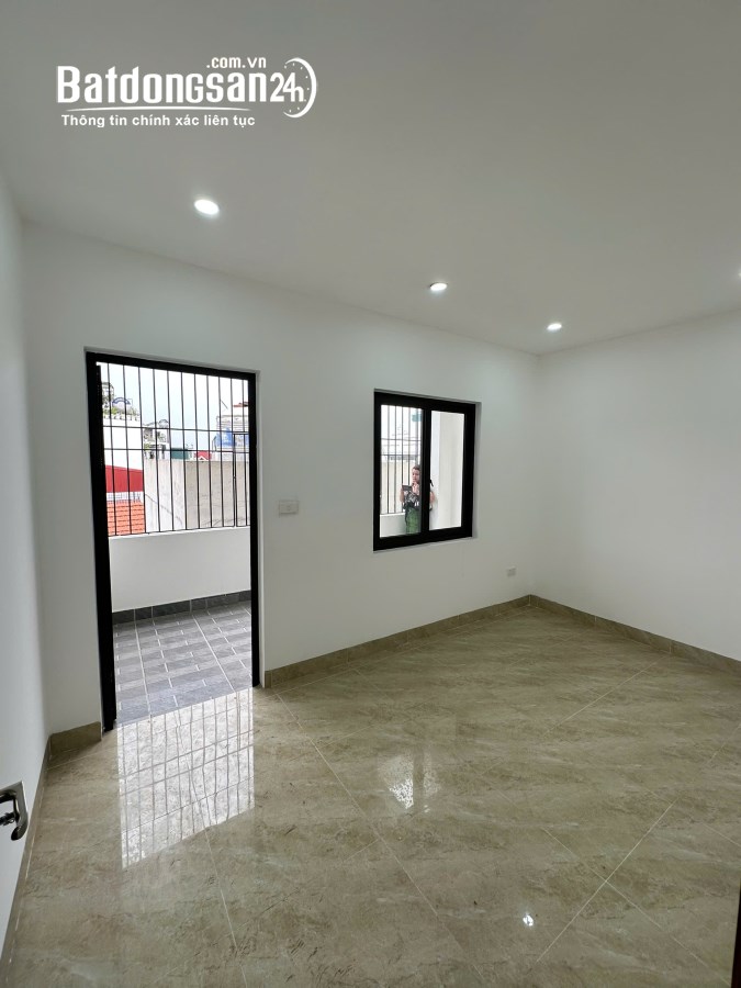 Thượng Thanh Bán Nhà Thanh Am - Long Biên  DT 40m2 x 5 Tầng x MT 4,3m  Nở Hậu