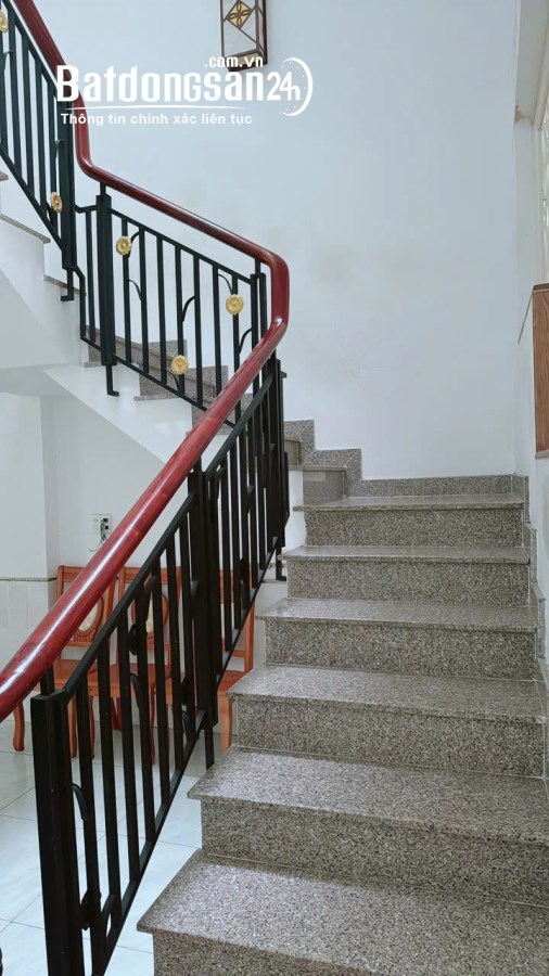 Cho thuê nhà nguyên căn 3 lầu view thoáng đẹp 4PN giá cực rẻ 15Tr/th tại KDC 13E Intr