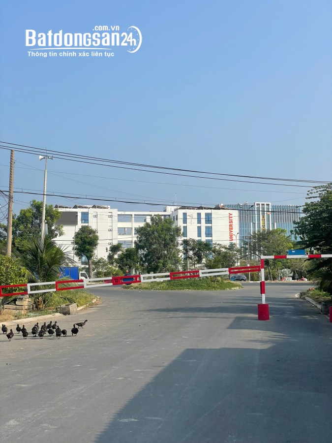 Kẹt Vốn Kinh Doanh cần bán gấp nền đất 13A Hồng Quang 100m2 giá 34 Tr/m2 vị trí đẹp