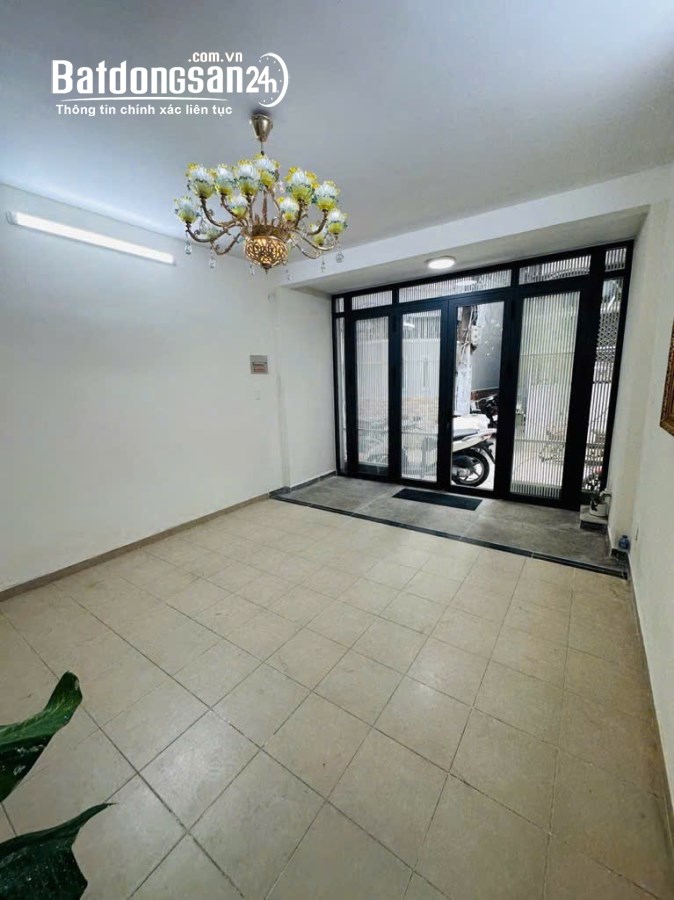 Bán nhà Đường Cách Mạng Tháng Tám, Phường 12, Quận 10