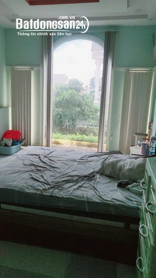 Bán nhà 100m² 3 tầng, 5PN, 4WC, Linh Tây, Thủ Đức - 8.2 tỷ