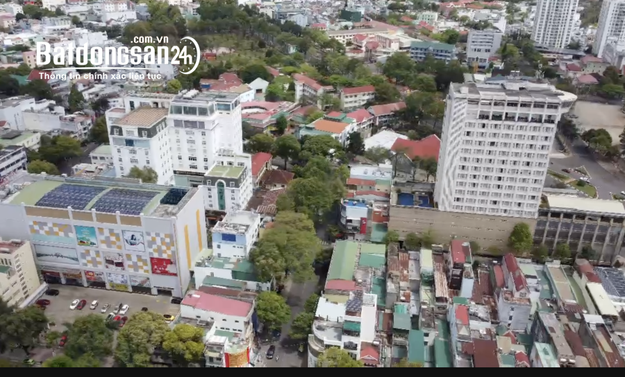 Nhà mặt tiền phố cổ, kinh doanh đắc địa, cách ngã 6 chỉ vài bước chân
