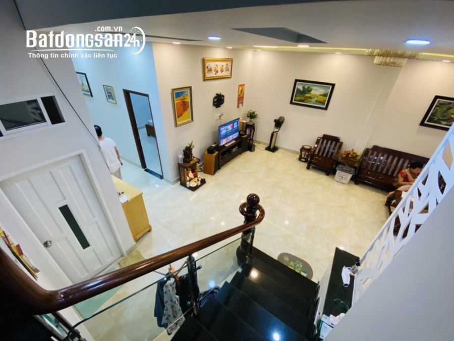 Bán nhà 160m², 2 tầng, 3PN, 4WC, Trường Thọ, Thủ Đức - 9.1 tỷ