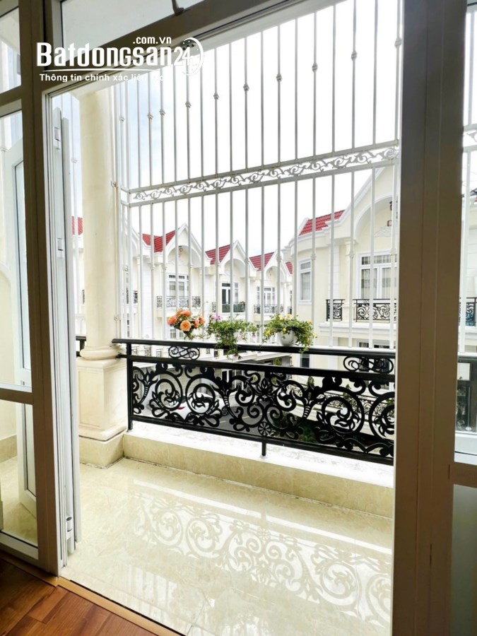 CẦN BÁN GÂP NHÀ KHU NGHỈ DƯỠNG GOLDEN Hills Phường 4 Đà Lạt