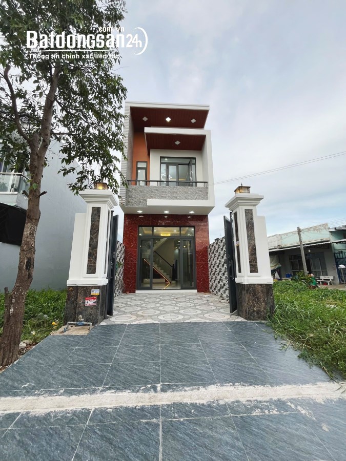 Bán nhà Đường 826, Xã Long Trạch, Huyện Cần Đước, ường ô tô ngay chợ Trung Thành