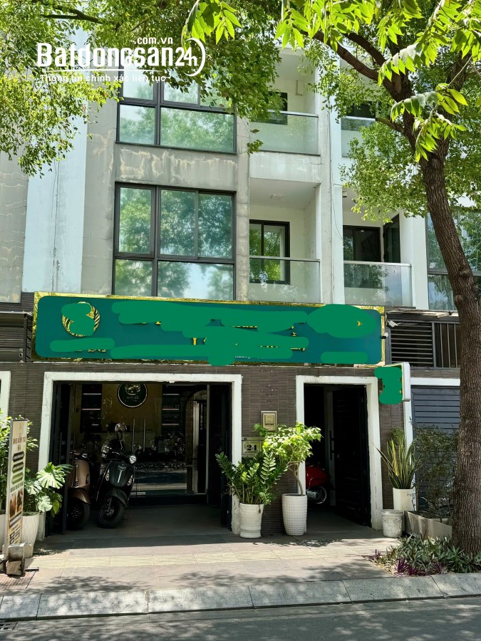 Bán nhà mặt tiền Hà Đô Centrosa Garden 756 Sài Gòn, Đường Số 4, Quận 10
