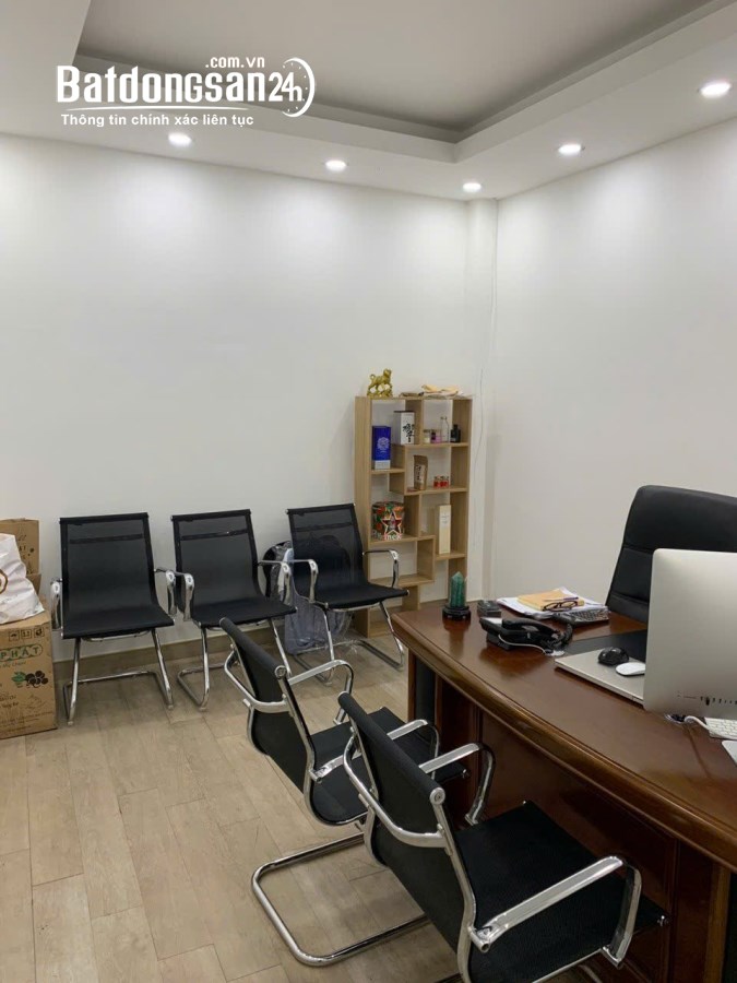 Bán nhà mặt tiền Đường Hai Bà Trưng, Phường 8, Quận 3