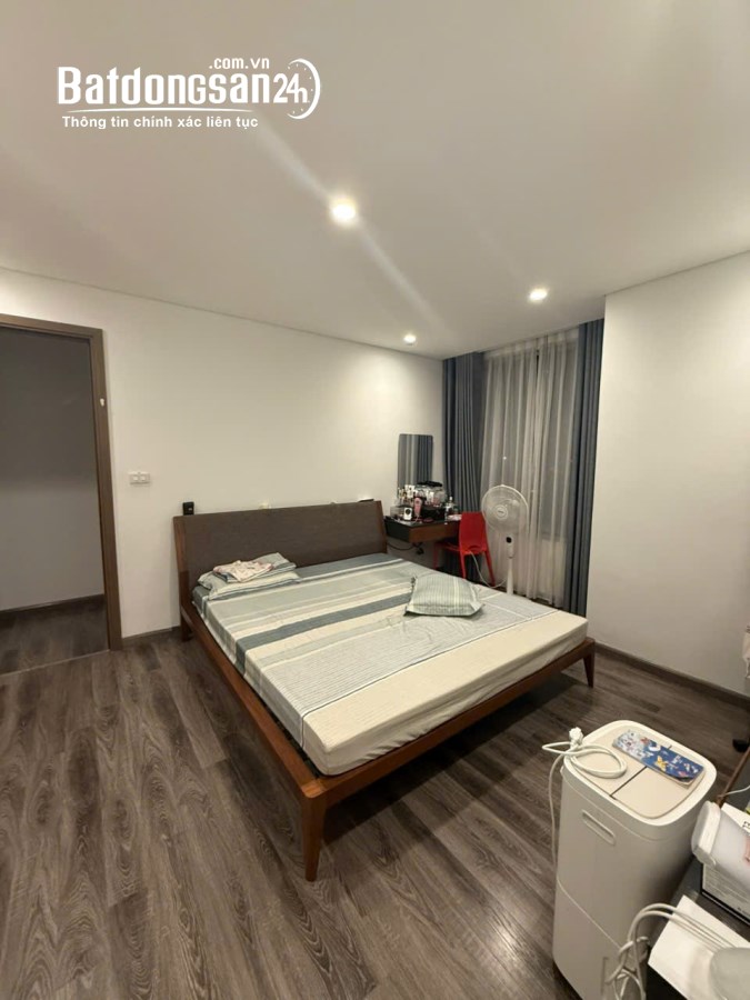 Cho thuê căn góc 3PN, 2WC, nội thất đẹp, chung cư Hong Kong Tower, cạnh tòa ICON 4
