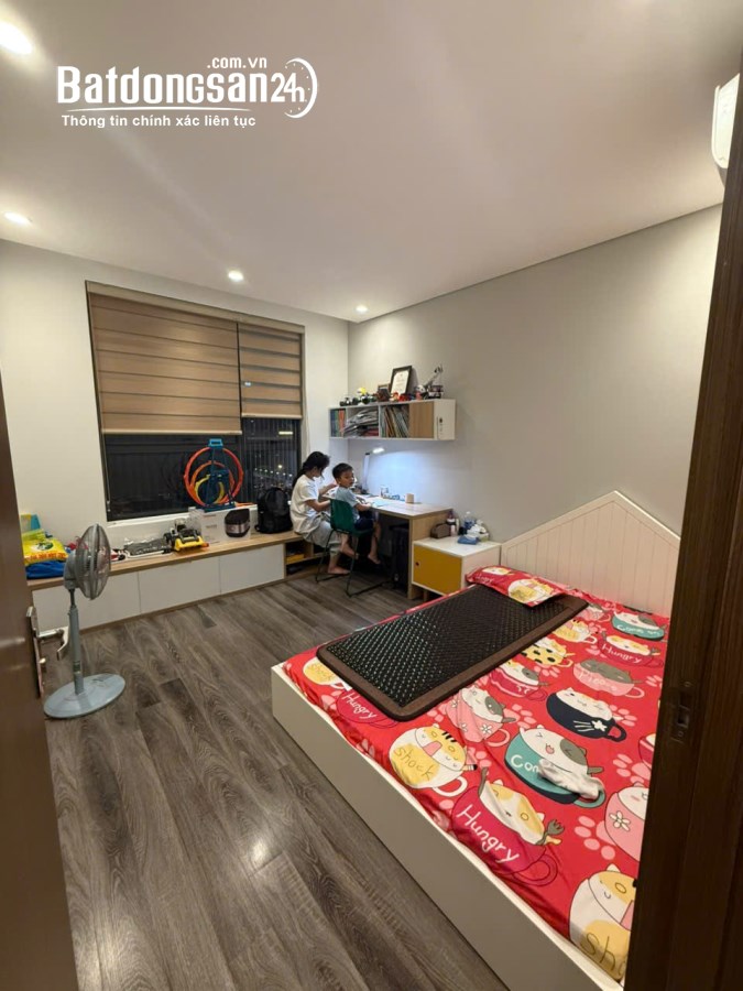 Cho thuê căn góc 3PN, 2WC, nội thất đẹp, chung cư Hong Kong Tower, cạnh tòa ICON 4