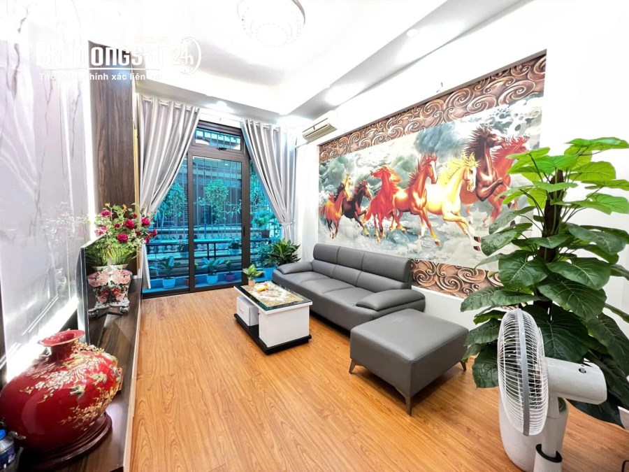 Bán nhà phố 8/3 - Kim Ngưu, Hai Bà Trưng 41m, 5 tầng. Giá: 11.5 tỷ