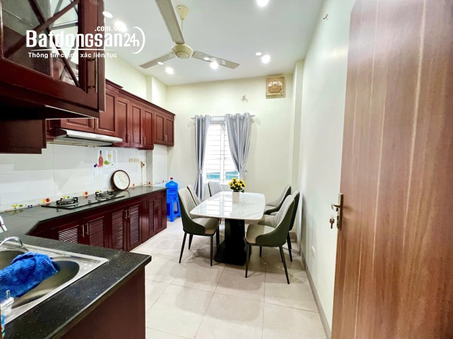 Bán nhà phố 8/3 - Kim Ngưu, Hai Bà Trưng 41m, 5 tầng. Giá: 11.5 tỷ