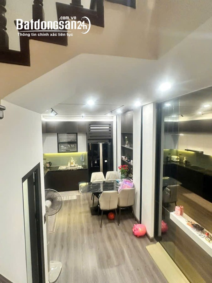 PHÂN LÔ CÁN BỘ - Ô TÔ- NỘI THẤT SỊN TT CÔNG AN XA LA HÀ ĐÔNG 45M 4 TẦNG GIÁ HƠN 12 TỶ