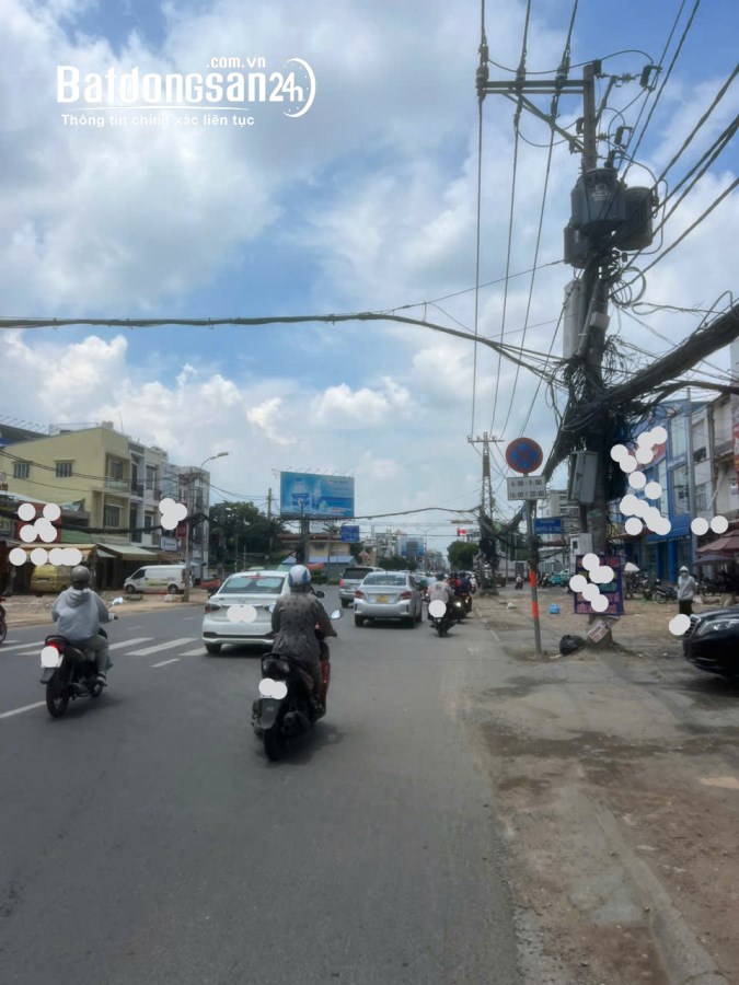 Bán gấp nhà 2 MT  Nguyễn Bá Tòng và Trường Chinh P.11 Quận Tân Bình