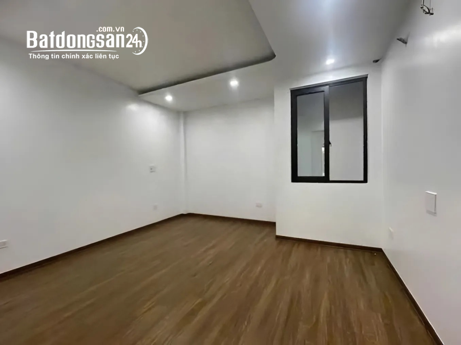 Siêu phẩm Hoàng Cầu, Đống Đa, 7 tầng thang máy mới xây, ô tô đỗ cửa, ngay sát phố