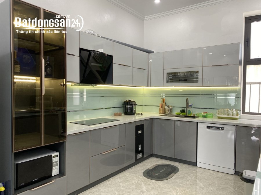 Siêu phẩm Hoàng Cầu, Đống Đa, 7 tầng thang máy mới xây, ô tô đỗ cửa, ngay sát phố