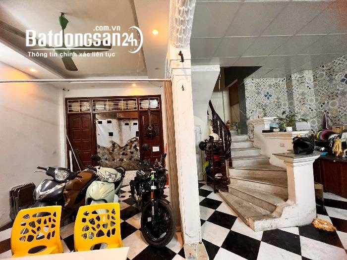 Bán nhà - Trần Quý Cáp - Đống Đa - mặt tiền 4.2m- diện tích 41m2- 5,6 tỷ