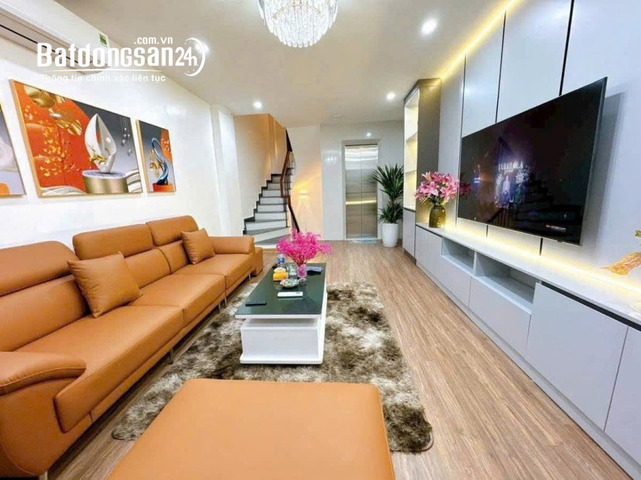 BÁN NHÀ TRUNG KÍNH CẦU GIÂY LÔ GÓC  OTO TRÁNH  NGÕ THÔNG RỘNG 30M RA PHỐ 65M 4 TẦNG