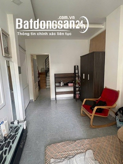 Bán gấp nhà Đường Trần Bình Trọng, Phường 2, Quận 5 để đi định cư nước ngoài