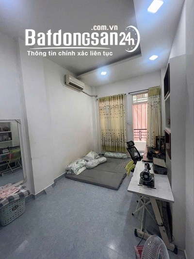 Bán gấp nhà Đường Trần Bình Trọng, Phường 2, Quận 5 để đi định cư nước ngoài