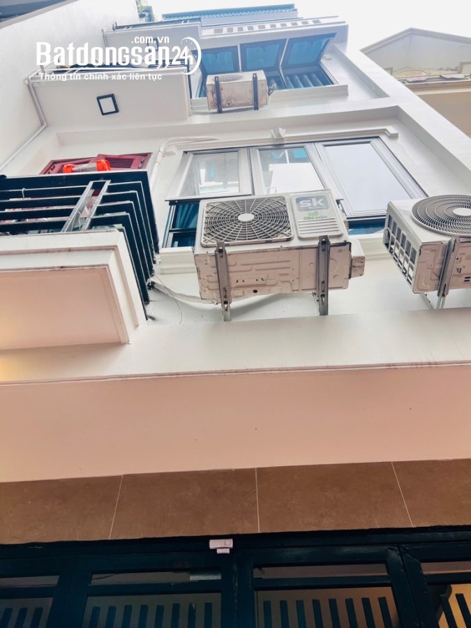 NHÀ QUẬN CẦU GIẤY- 40M2-9 PHÒNG-DÒNG TIỀN 450 TRIỆU/Năm.