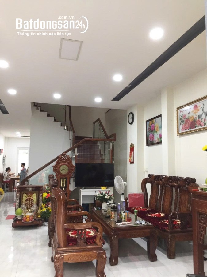 Cho thuê nhà phố nguyên căn FULL nội thất ở KDC 13E Intresco NHƯ HÌNH giá 15 Tr/th