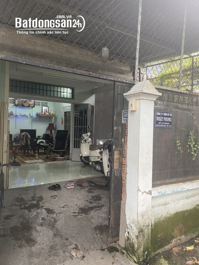 Cho thuê nhà Bình Quới, hẻm xe hơi, tấng 1 100m2, gác 40m2. Giá rẻ.