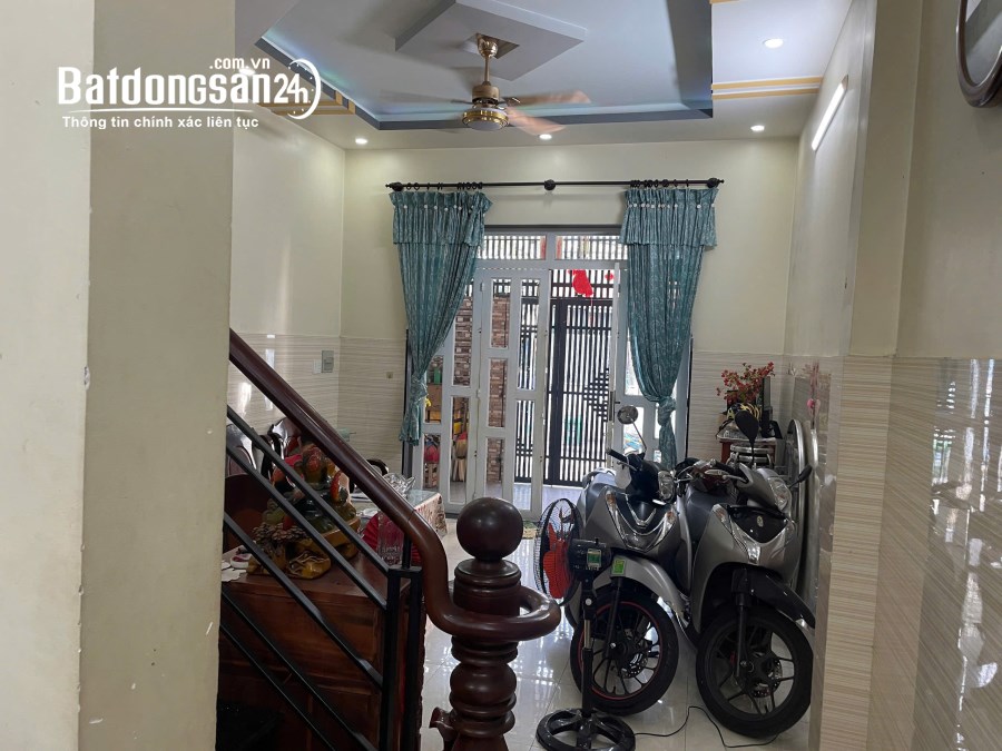 Bán nhà 71m2, 3 tầng, 3PN, 3WC, Lê Thị Hoa, Bình Chiểu, Thủ Đức -