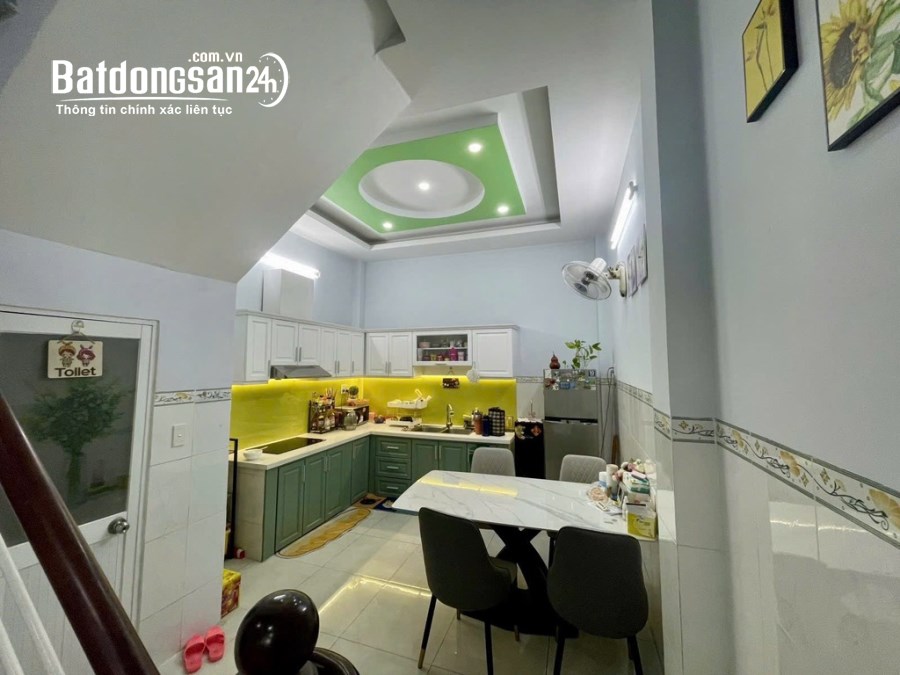 Gấp gấp, không có căn thứ 2, ngay chợ Phạm VĂn Hai nhà đẹp 4 tầng chỉ 6,x tỷ 