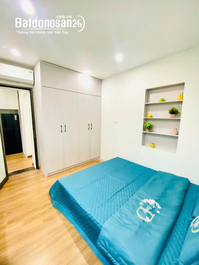 Bán căn hộ tập thể Phố Thi sách 70m, giá 4,86 tỷ, full nội thất.