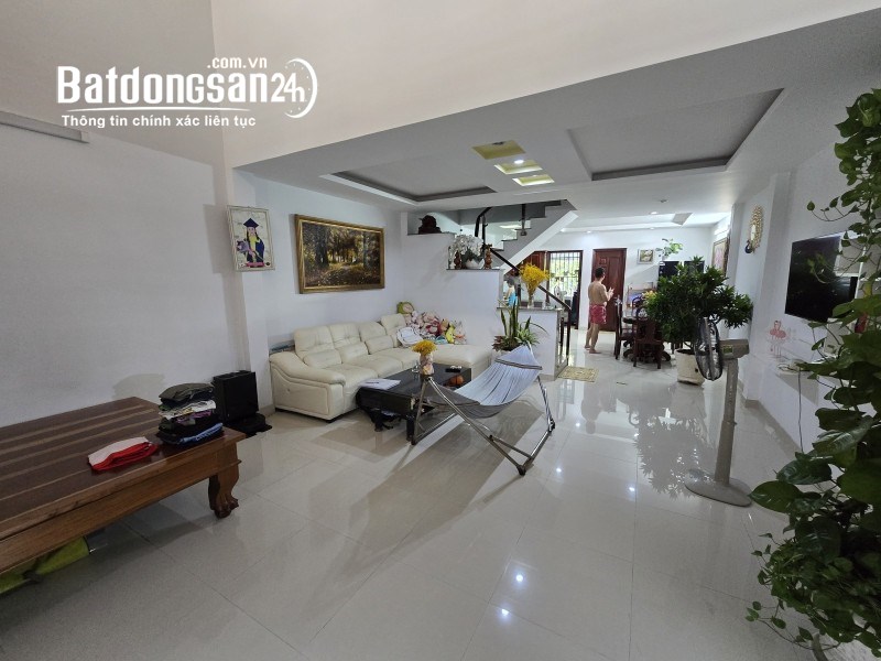 Bán nhà 100m², 2PN, 2WC, Linh Đông, Thủ Đức, 4.95 tỷ, sổ hồng
