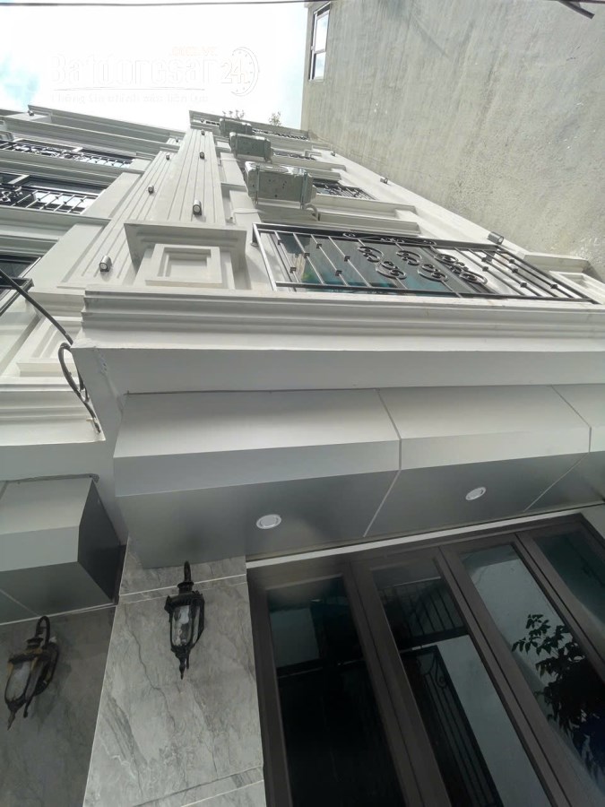Bán nhà riêng Lạc Long Quân,Tây Hồ, Hà Nội, giá siêu hời chỉ với 13 tỷ, 55 m2