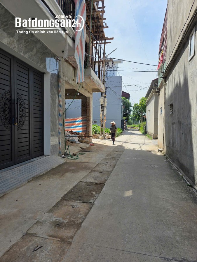 Bán gấp lô đất giá mềm tại Sài Sơn - Quốc Oai 75m², Ô tô đỗ cửa - Giá 4.43 tỷ