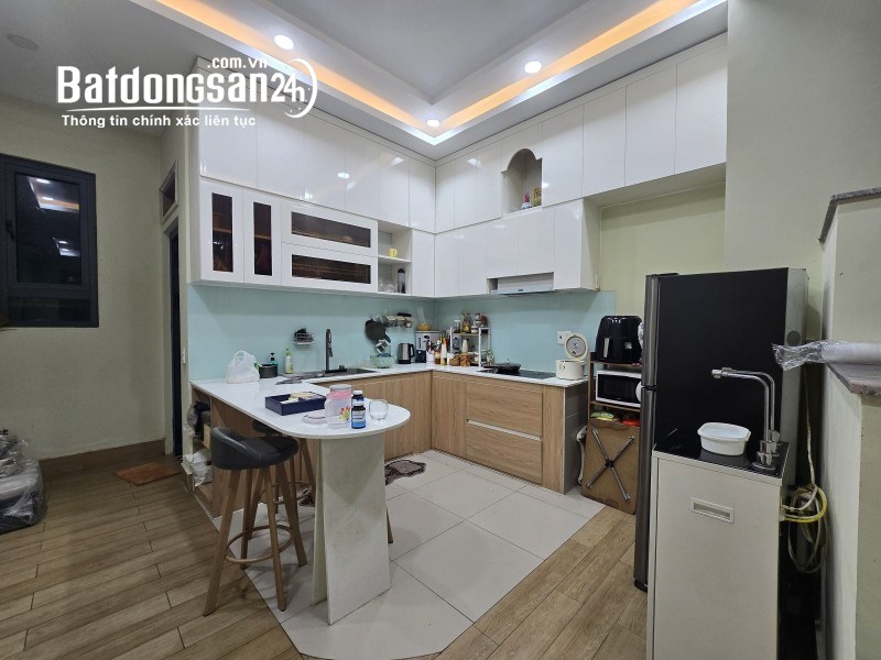 Bán nhà mặt phố Bình Chiểu, Thủ Đức, nhà 4 tầng, DT 332m², sổ hồng.