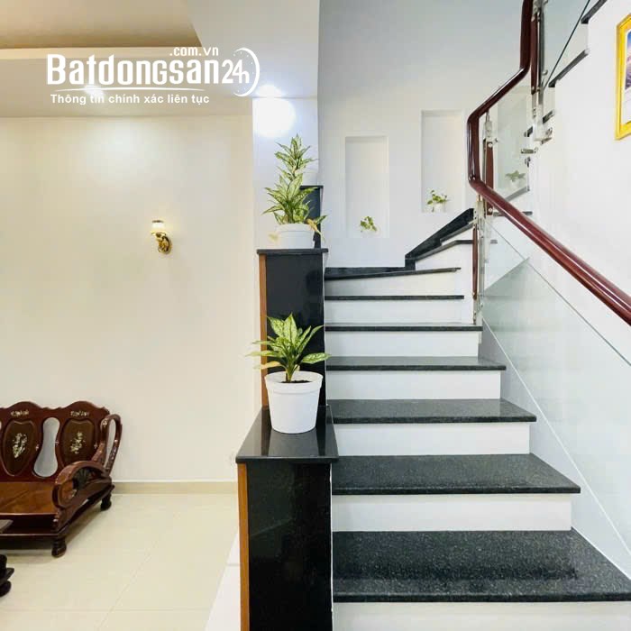 Bán nhà - hẻm xe hơi 65m2, 3 tầng Quang Trung, phường 8- Gò Vấp