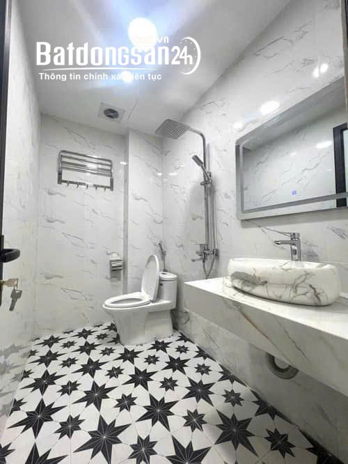 🏡 PHÙNG CHÍ KIÊN – CẦU GIẤY 🔥 6 TẦNG – THANG MÁY – Ô TÔ VÀO NHÀ