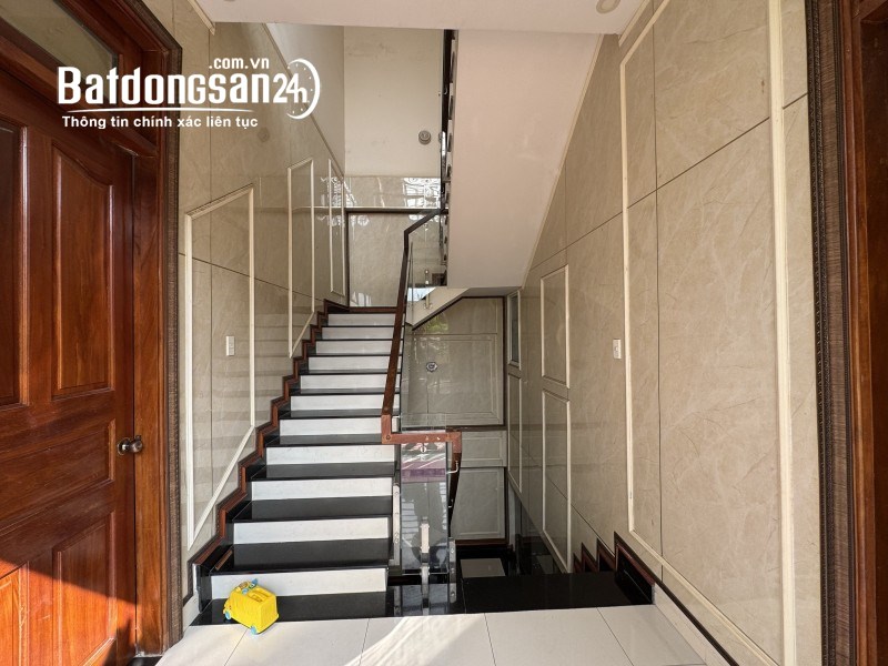Bán nhà 170m2, 3 tầng, 4PN, 4WC, Đặng Văn Bi, Bình Thọ, Thủ Đức
