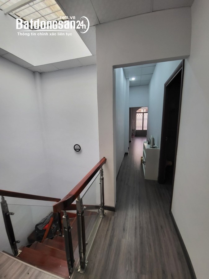 Bán Nhà 2 tầng, 5.3x20m, đường Hưng Phú P.8 Q.8; 6,6 Tỷ. 