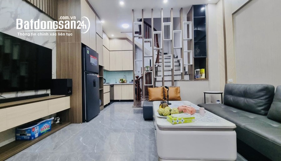 Bán nhà Thuỵ Khuê- 5 tầng mới- Sẵn về ở luôn- 8,x tỷ