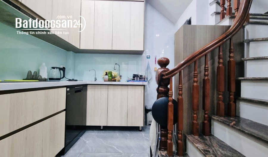 Bán nhà Thuỵ Khuê- 5 tầng mới- Sẵn về ở luôn- 8,x tỷ