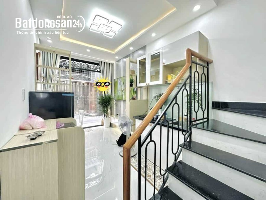 Bán nhà Đường Nguyễn Trường Tộ, Phường 17, Quận Phú Nhuận