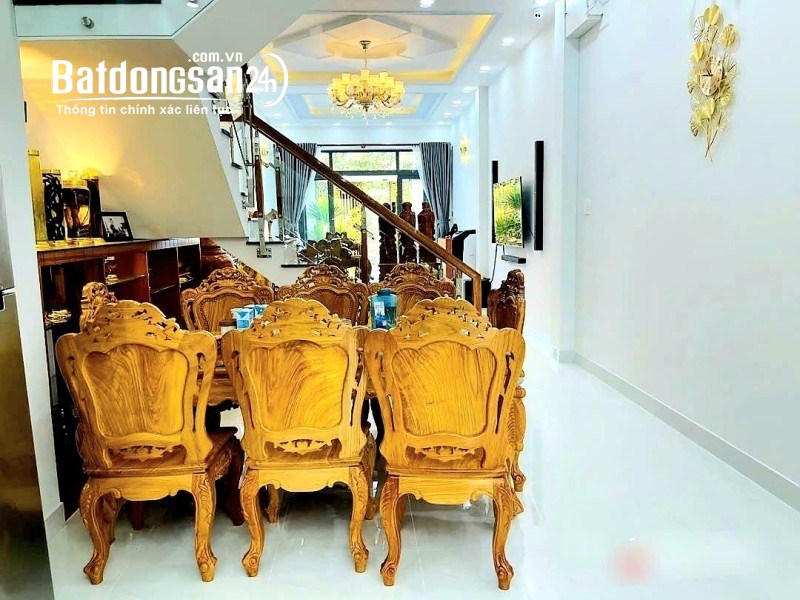 Bán nhà mặt phố Linh Tây, Thủ Đức, 106m², sổ hồng, 12.2 tỷ, Đường Số 4