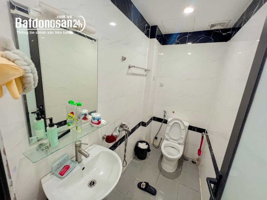 NHÀ LÁNG HẠ KINH DOANH CÓ HẦM ĐỂ XE ÔTÔ HAI THOÁNG VĨNH VIỄN DT 35M 6T THANG MÁY 22TỶ