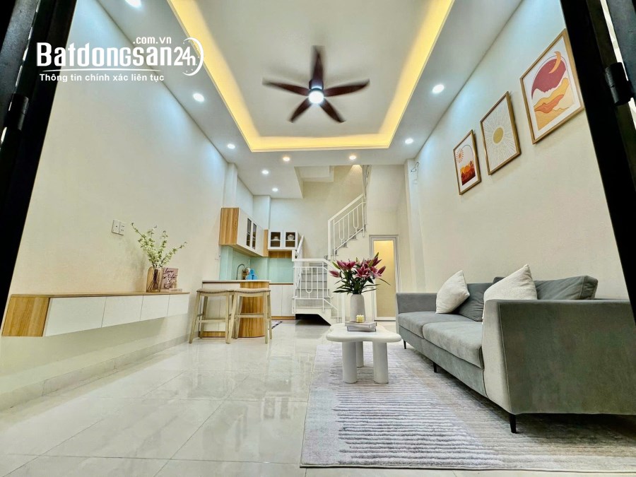 Bán NR 4PN, 3WC, 33m2, đẹp xuất sắc tại Phạm Văn Hai, Q.Tân Bình, HCM