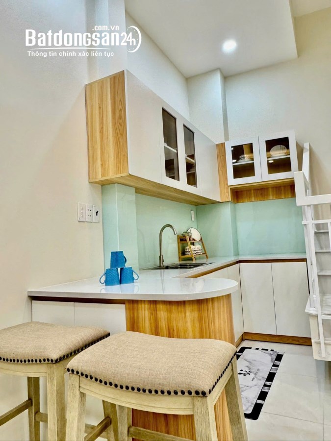Bán NR 4PN, 3WC, 33m2, đẹp xuất sắc tại Phạm Văn Hai, Q.Tân Bình, HCM
