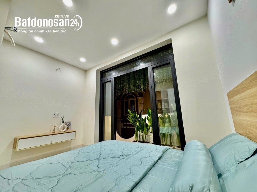 Bán NR 4PN, 3WC, 33m2, đẹp xuất sắc tại Phạm Văn Hai, Q.Tân Bình, HCM