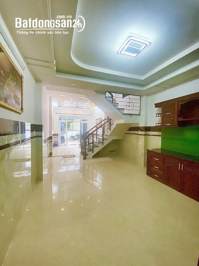 Bán nhà Đường Số 6,Thủ Đức (Quận 9) 4m², 4PN, 4WC, 3 tầng, 7,05  tỷ